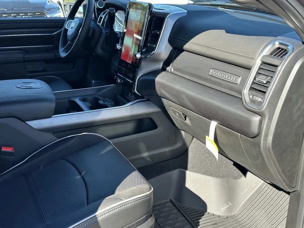 2026 RAM 3500 Laramie - Photo 38