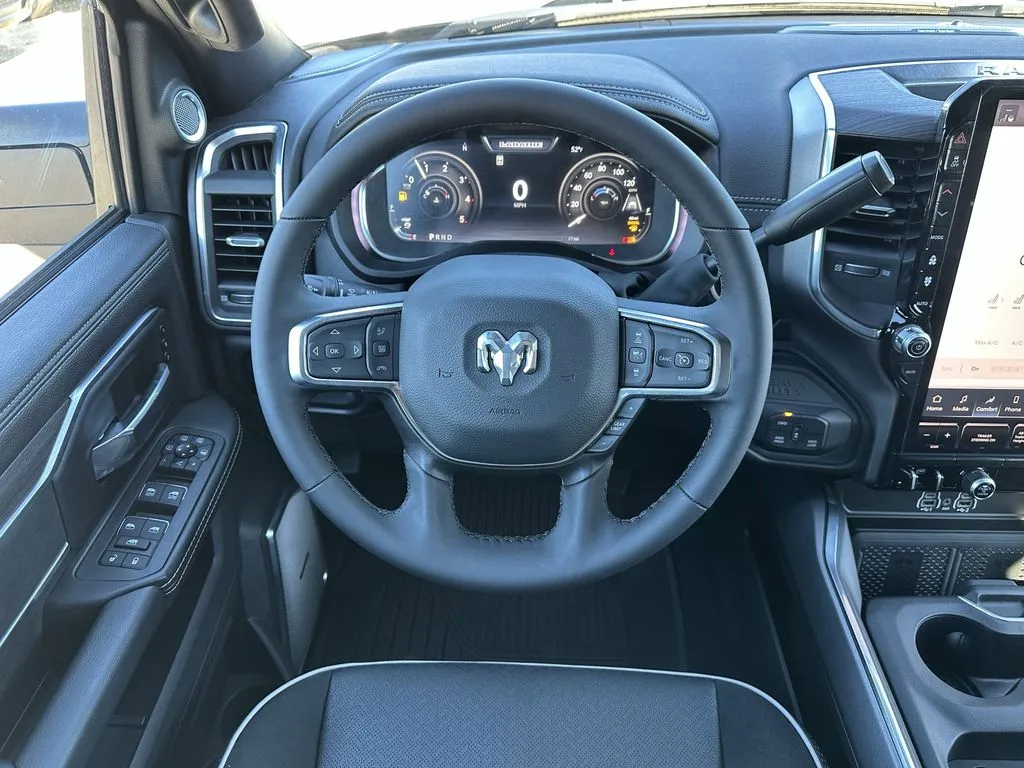 2026 RAM 3500 Laramie - Photo 15