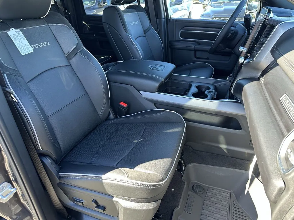 2026 RAM 3500 Laramie - Photo 39