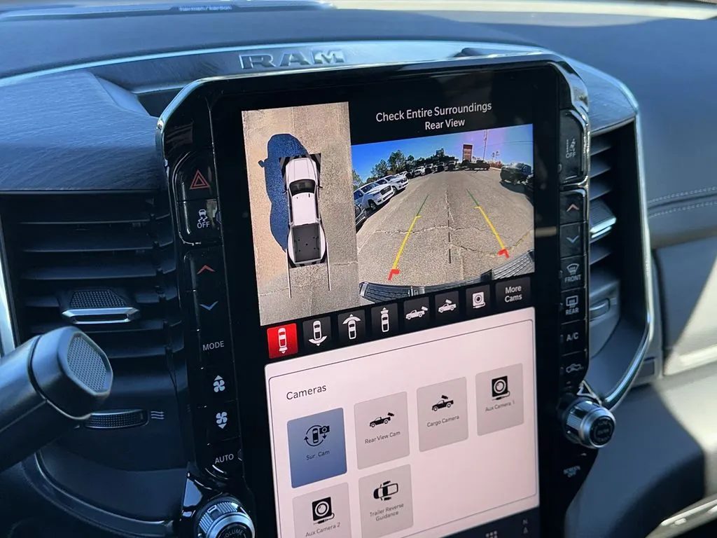 2026 RAM 3500 Laramie - Photo 32