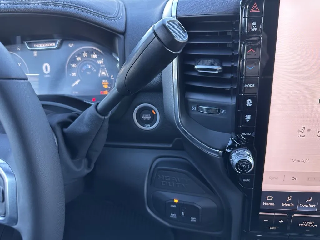 2026 RAM 3500 Laramie - Photo 29