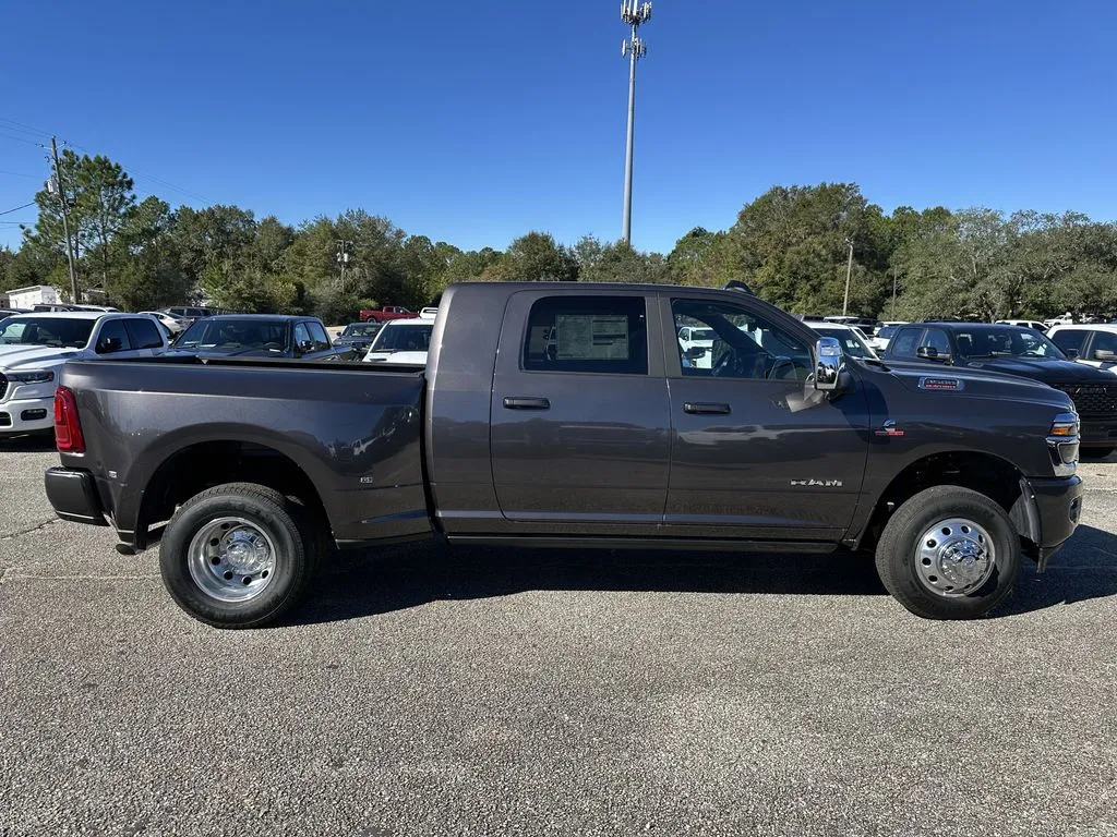 2026 RAM 3500 Laramie - Photo 5