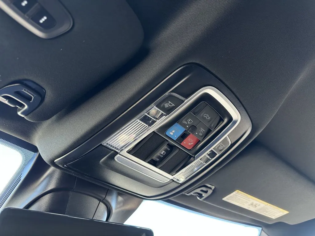 2026 RAM 3500 Laramie - Photo 34