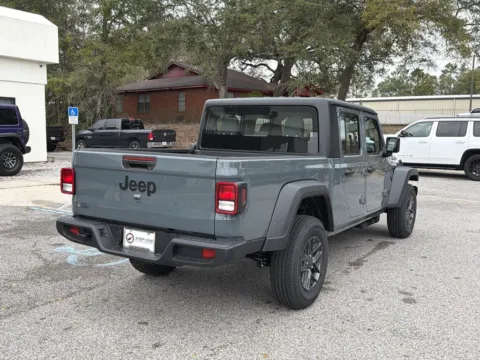 More photos of 2026 Jeep Gladiator Sport at Step One Chrysler Dodge Jeep Ram Fiat Crestview, FL