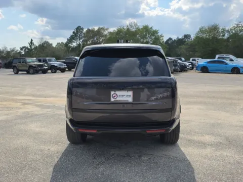More photos of 2022 Land Rover Range Rover SE at Step One Chrysler Dodge Jeep Ram Fiat Crestview, FL