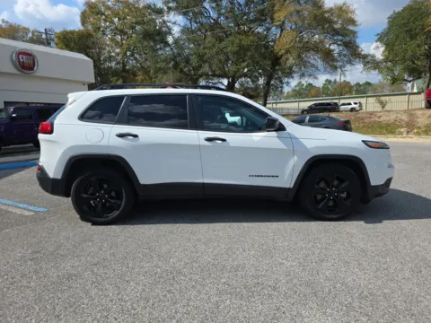 More photos of 2016 Jeep Cherokee Altitude at Step One Chrysler Dodge Jeep Ram Fiat Crestview, FL