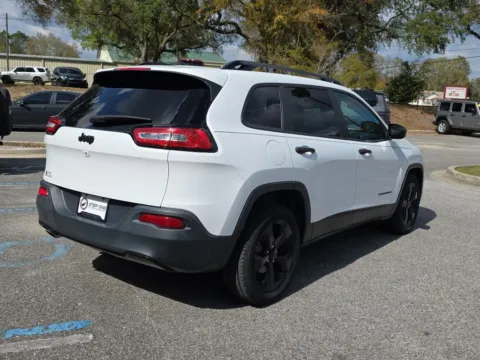 More photos of 2016 Jeep Cherokee Altitude at Step One Chrysler Dodge Jeep Ram Fiat Crestview, FL