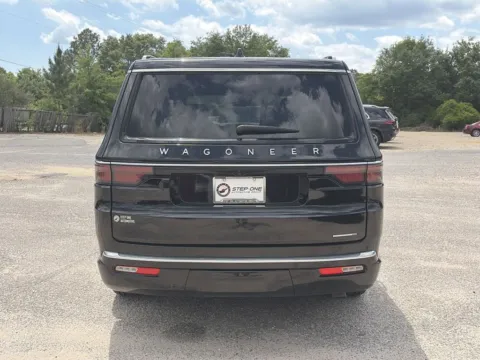 More photos of 2024 Jeep Wagoneer Series III at Step One Chrysler Dodge Jeep Ram Fiat Crestview, FL