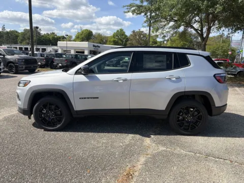 More photos of 2026 Jeep Compass Latitude at Step One Chrysler Dodge Jeep Ram Fiat Crestview, FL