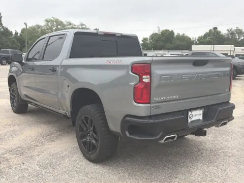 More photos of 2024 Chevrolet Silverado 1500 LT Trail Boss at Step One Chrysler Dodge Jeep Ram Fiat Crestview, FL