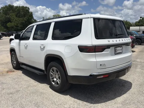 More photos of 2023 Jeep Wagoneer at Step One Chrysler Dodge Jeep Ram Fiat Crestview, FL