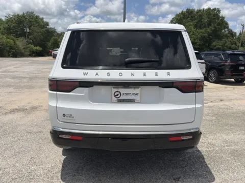 More photos of 2023 Jeep Wagoneer at Step One Chrysler Dodge Jeep Ram Fiat Crestview, FL