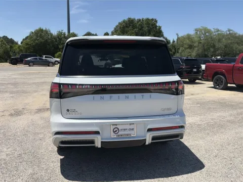 More photos of 2025 INFINITI QX80 LUXE at Step One Chrysler Dodge Jeep Ram Fiat Crestview, FL