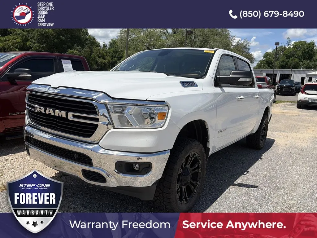 2019 RAM 1500 Big Horn/Lone Star 4x4 Crew Cab 5'7's photo