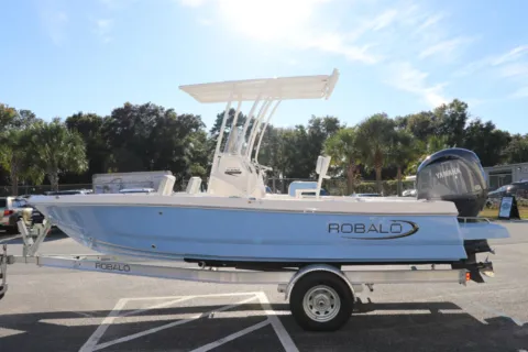 Another view of 2024 Robalo 206 Cayman for sale in Charleston, SC at Longshore Boats Charleston