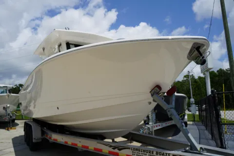 Photos of 2026 Robalo R300 Center Console for sale in Charleston, SC at Longshore Boats Charleston