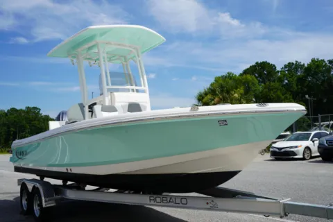 Another view of 2024 Robalo 226 Cayman for sale in Charleston, SC at Longshore Boats Charleston