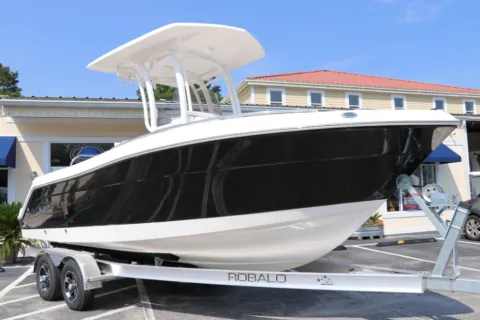 Photos of 2024 Robalo R222 Explorer for sale in Charleston, SC at Longshore Boats Charleston