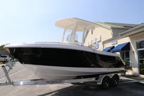 Another view of 2024 Robalo R222 Explorer for sale in Charleston, SC at Longshore Boats Charleston