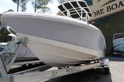 Another view of 2025 Robalo 206 Cayman for sale in Bluffton, SC at Longshore Boats Bluffton