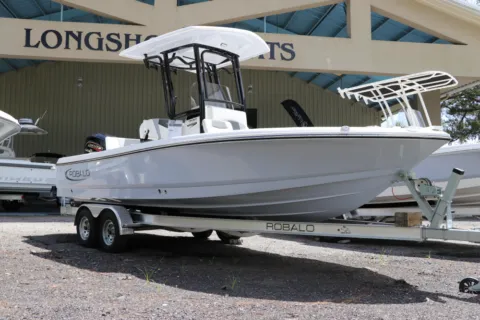Another view of 2025 Robalo 226 Cayman for sale in Bluffton, SC at Longshore Boats Bluffton