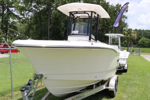 Photos of 2024 Robalo R230 Center Console for sale in Bluffton, SC at Longshore Boats Bluffton