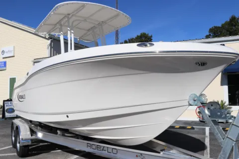 More photos of 2025 Robalo R200 Center Console at Longshore Boats Charleston, SC