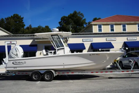 Photos of 2023 Robalo 266 Cayman for sale in Charleston, SC at Longshore Boats Charleston