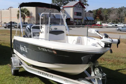 Photos of 2025 Robalo R160 Center Console for sale in Bluffton, SC at Longshore Boats Bluffton