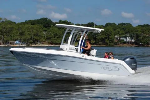 More photos of 2026 Robalo R222 Explorer at Longshore Boats Bluffton, SC
