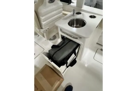 More photos of 2026 Robalo R257 Dual Console at Longshore Boats Charleston, SC