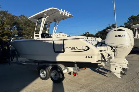 Another view of 2026 Robalo R250 Center Console for sale in Charleston, SC at Longshore Boats Charleston