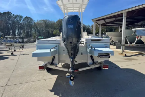 Another view of 2026 Robalo 206 Cayman for sale in Charleston, SC at Longshore Boats Charleston