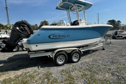 Another view of 2026 Robalo R232 Explorer for sale in Charleston, SC at Longshore Boats Charleston