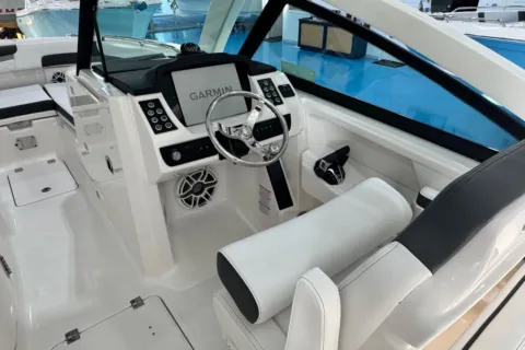 Another view of 2026 Robalo R277 Dual Console for sale in Charleston, SC at Longshore Boats Charleston