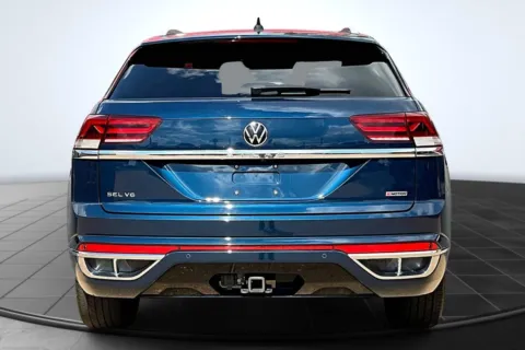 More photos of 2022 Volkswagen Atlas Cross Sport V6 SEL R-Line 4Motion at South County Auto Plaza, MO