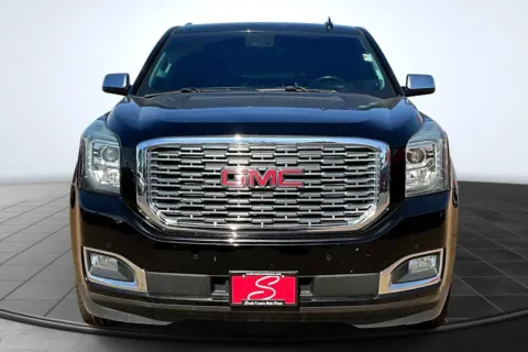 Another view of 2019 GMC Yukon XL Denali for sale in St. Louis, MO at South County Auto Plaza