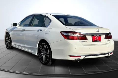 Photos of 2016 Honda Accord Touring for sale in St. Louis, MO at South County Auto Plaza