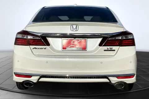 More photos of 2016 Honda Accord Touring at South County Auto Plaza, MO