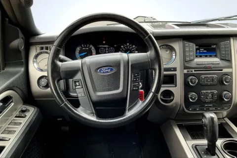 More photos of 2017 Ford Expedition XLT at South County Auto Plaza, MO