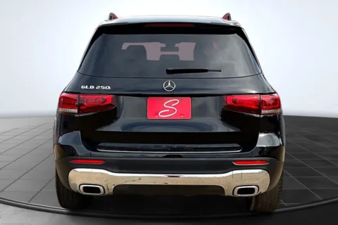 More photos of 2020 Mercedes-Benz GLB 250 at South County Auto Plaza, MO