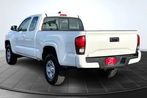 Photos of 2018 Toyota Tacoma SR for sale in St. Louis, MO at South County Auto Plaza