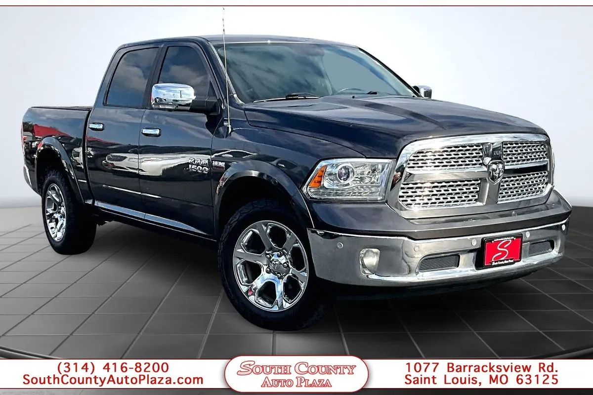 Gray 2018 Ram 1500 Laramie Crew Cab 4x4 5'7" Box for sale in St. Louis, MO