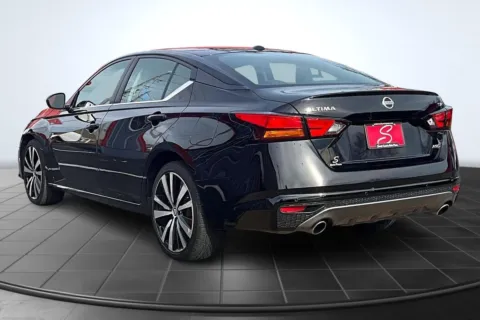 Photos of 2020 Nissan Altima SR Intelligent AWD for sale in St. Louis, MO at South County Auto Plaza