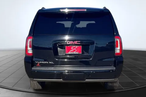 More photos of 2016 GMC Yukon XL SLT at South County Auto Plaza, MO