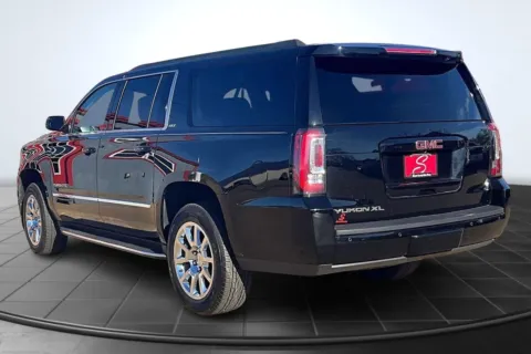 Photos of 2016 GMC Yukon XL SLT for sale in St. Louis, MO at South County Auto Plaza