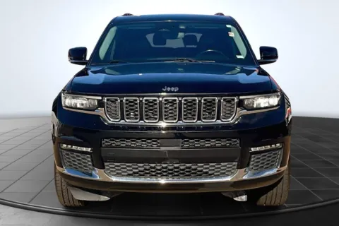 Another view of 2021 Jeep Grand Cherokee L Limited 4x4 for sale in St. Louis, MO at South County Auto Plaza