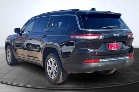 Photos of 2021 Jeep Grand Cherokee L Limited 4x4 for sale in St. Louis, MO at South County Auto Plaza