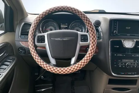 More photos of 2015 Chrysler Town &amp; Country Touring-L at South County Auto Plaza, MO