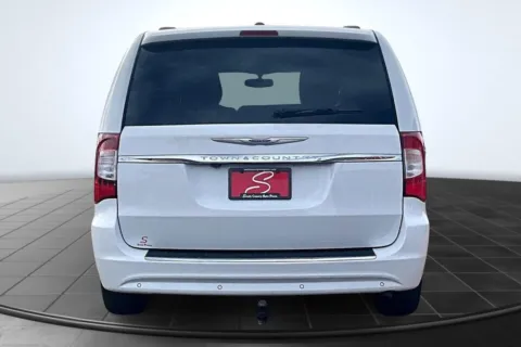 More photos of 2015 Chrysler Town &amp; Country Touring-L at South County Auto Plaza, MO